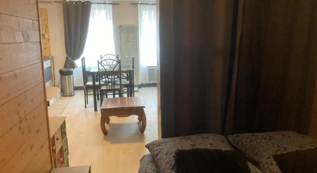 EXIGEHOME-Grand Studio en plein centre de Saint Germain en Laye, Book Hotel Saint-Germain-en-Laye Yvelines