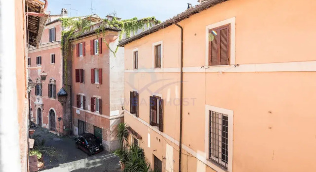 Newly Renovated Studio In Piscinula - Trastevere, Забронировать Апартаменты/квартира Трастевере Рим, рядом с Уста истины