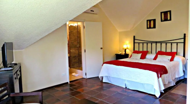 Люкс Deluxe Petit Chateau Hotel Boutique