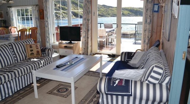 Amazing Home in Lyngdal With 3 Bedrooms, Reserva ahora Hotel Hoteles en Southern Norway con aparcamiento, Aparcamiento