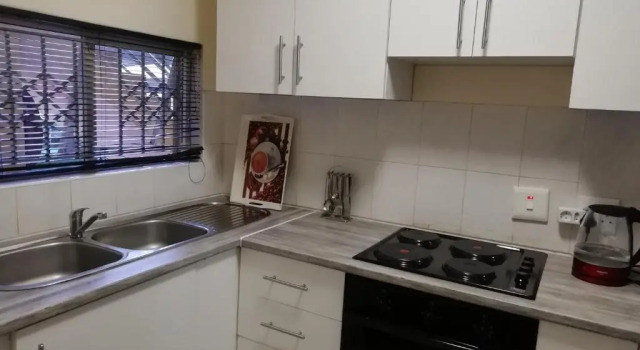 Апартаменты Morningside Self Catering Apartment