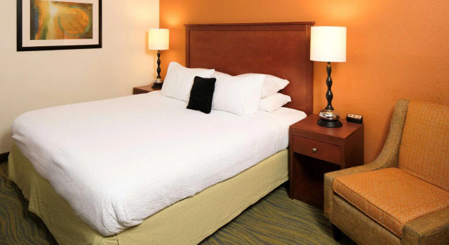 Двухместный номер Standard Quality Inn Fayetteville near Fort Bragg