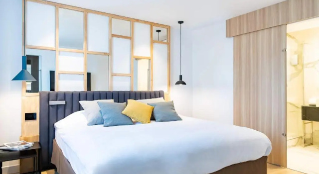 Полулюкс Campanile PRIME - Suresnes - La Défense