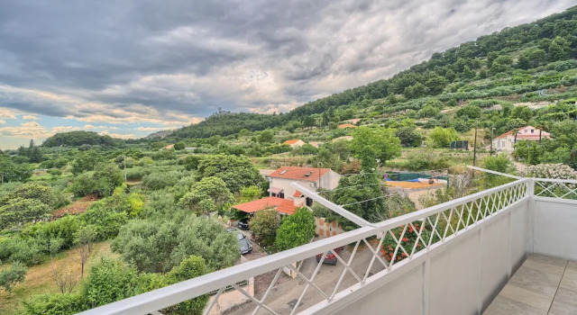 Апартаменты A 2 Luxury apt w big Balcony, 4 min Walk to Beach