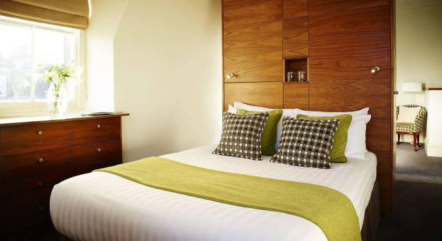 The Merchiston Residence, Забронировать Отель Отели Мерчистон 4 звезды, 4*