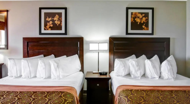 Четырёхместный номер Standard Canalta Hotel Moosomin