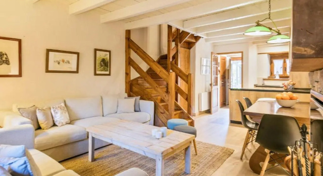 Luderna - Casa Mauberme, Забронировать Отель Отели Артьес с парковкой, Парковка