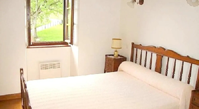 House With 2 Bedrooms in Lasse, With Wonderful Mountain View and Enclosed Garden - 50 km From the Beach, Réserver Hôtel Lasse Aquitaine