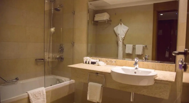 Полулюкс Coral Baghdad Hotel