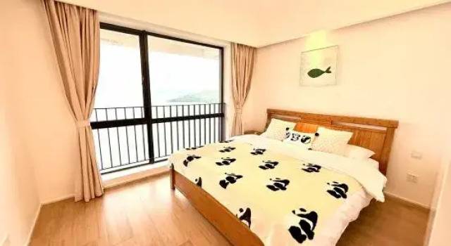 Люкс Дуплекс с 2 комнатами с балконом Pick up the sea and sea view beautiful accommodation (Huizhou Xiaoxiaowan Store)