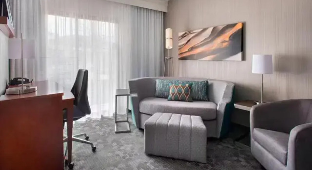 Двухместный номер Standard с балконом Courtyard by Marriott Fishkill
