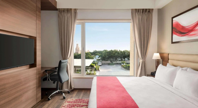 Двухместный номер Deluxe Ramada by Wyndham Gandhidham Shinay