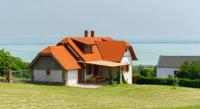 House Majsa Badacsonyörs, Rezervovat Hotel Badacsonytomaj 