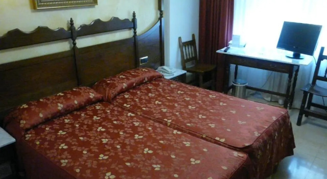 Двухместный номер Standard Hotel Reyes Catolicos