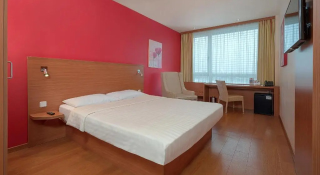 Трёхместный номер Superior Leonardo Hotel Salzburg Airport