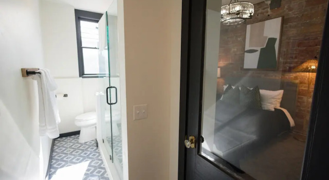 Номер Comfort Speakeasy Suites