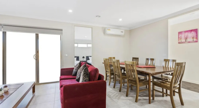 Point Cook Villas, Book Hotel Hotels in Point Cook with Parking, Parking