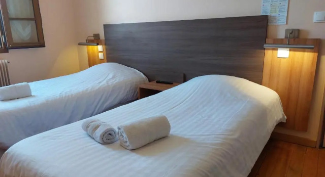 Logis Hôtel La Vieille Auberge du Soubestre, Забронировать Хостел Хостелы Pyrénées-Atlantiques, Хостел