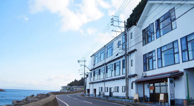 Кровать в общем номере Nagasaki House Burabura