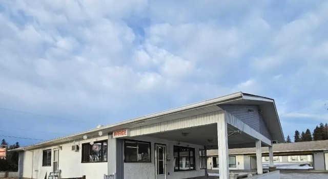 Howard Johnson by Wyndham Edson, Book Hotel Hoteller i Edson med parkering, Parkering