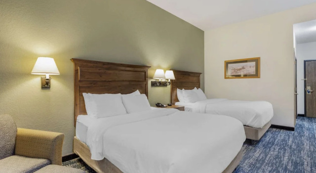 Четырёхместный номер Standard Comfort Inn & Suites Mt Rushmore