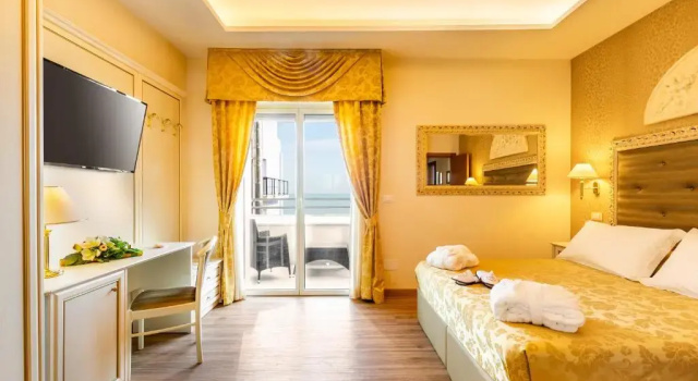 Трёхместный номер Superior с видом на море Hotel Mazzanti