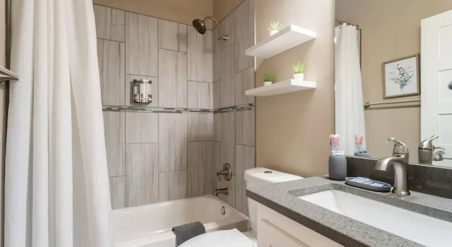 Upstay - Newly Built Modern Home w Private Pool , Austin