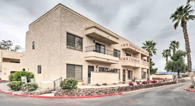 Lake Havasu City Home: Pool & Hot Tub Access!