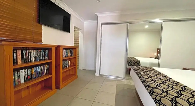 Студия Deluxe Western Heritage Motor Inn