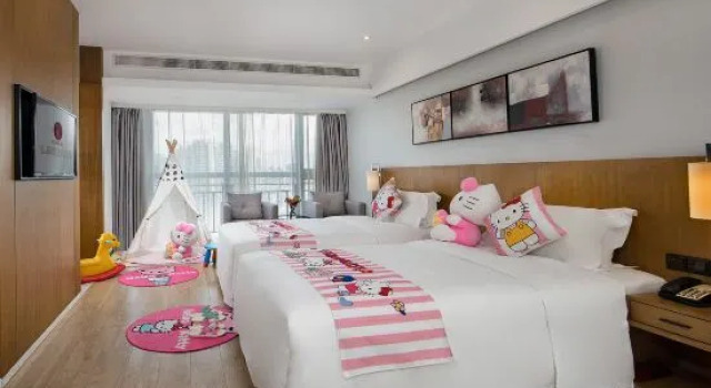 Семейный номер Deluxe Shenzhen Hongdu Hotel