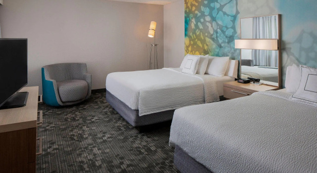 Четырёхместный люкс c 1 комнатой Courtyard by Marriott Daytona Beach Speedway/Airport