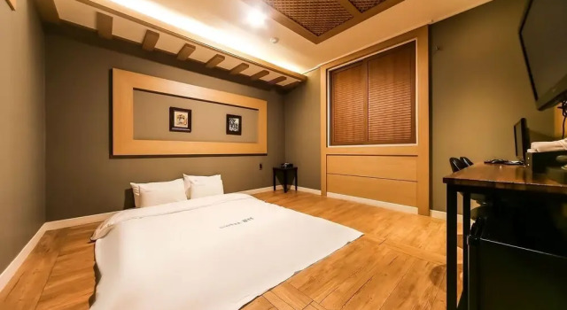 Changwon Paryongdong Soo