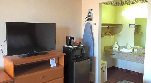 Люкс Days Inn by Wyndham Fort Myers
