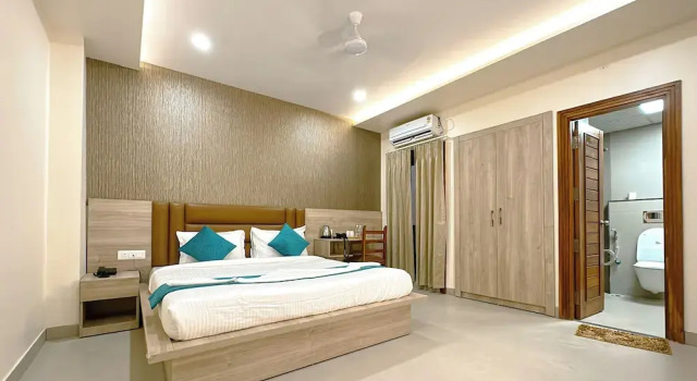 Hotel Ananda Kashi