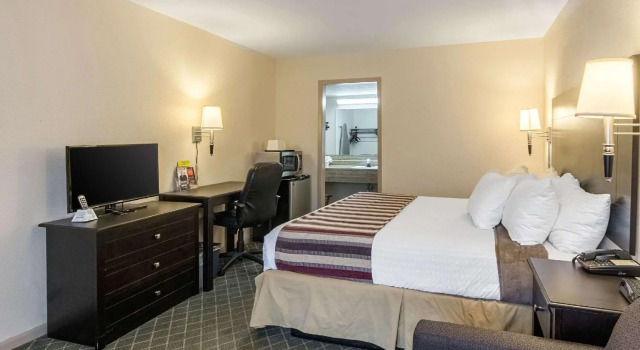 Двухместный номер Standard Motel 9 University-Downtown