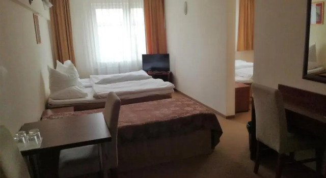 Четырёхместный номер Standard Hotel Adria