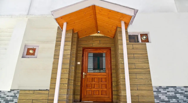 Treebo Maharaja, Near Mall Road, Забронировать Отель Отели Шимлы 3 звезды, рядом с Площадь Ридж в Шимле, 3*