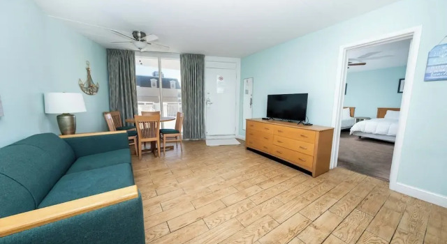 Семейный люкс Nassau Inn Beachfront