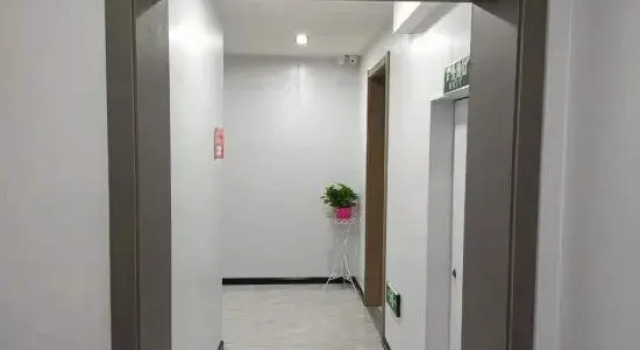 Beizhen Hongyunyuan Cinema Hotel, Book Hotel Jinzhou Liaoning