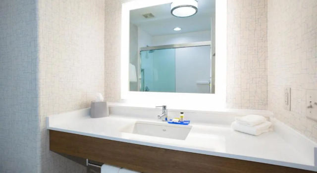 Двухместный номер Deluxe Holiday Inn Express & Suites Phoenix Glendale Dist by IHG