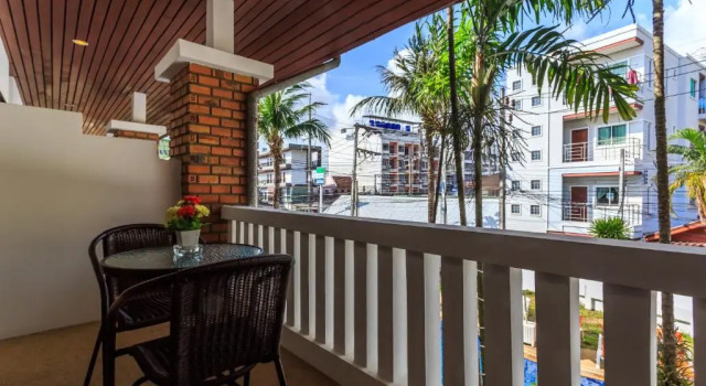 Двухместный номер Superior с видом на бассейн ETK Patong Resort