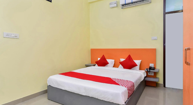 OYO 28054 Hotel Suraj Villa, Забронировать Отель Отели штата Раджастхана с завтраком, Завтраки