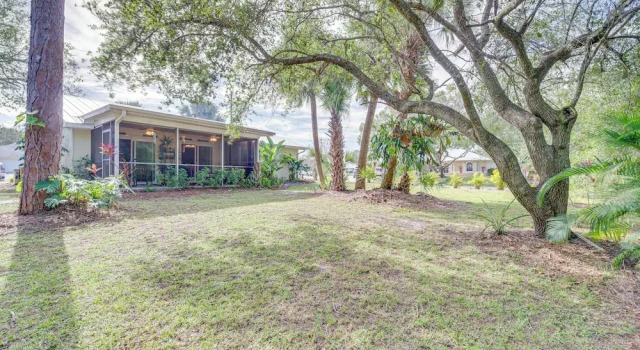 Sebastian Home w/ Screened Lanai: 8 Mi to Beach!