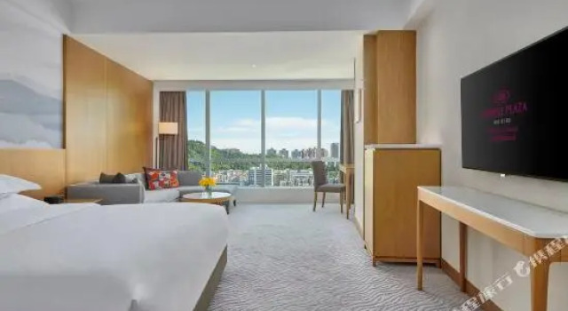 Двухместный номер Superior Crowne Plaza Zhuhai City Center by IHG
