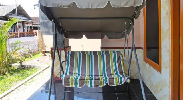 OYO 91777 Kemuning Guesthouse, Book Hotel Hotels in Lombok with Parking, Parking