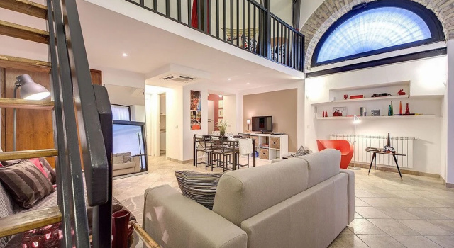 Colosseo White Shadows Loft, Забронировать Отель Отели Рима с парковкой, рядом с Посольство ФРГ в Риме, Парковка