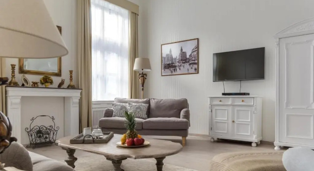 Chestnut & Eliza Suites - Superior Homes