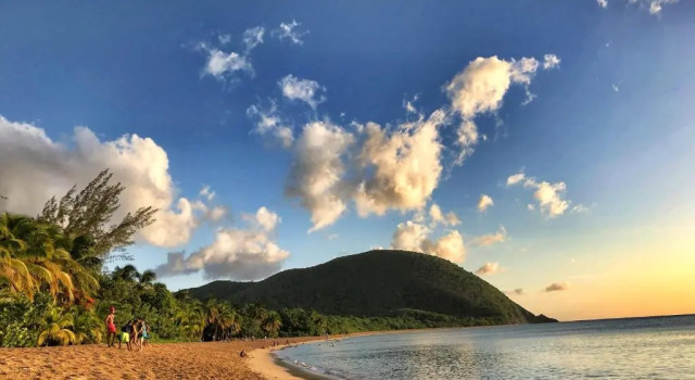 Case Coco Pointe Batterie. Piscine, vue mer, 4 p, Book Hotel Hotels in Basse-Terre with a Pool, Swimming Pool