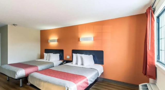 Четырёхместный номер Standard Motel 6 New Brunswick