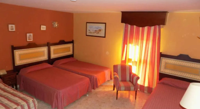 Трёхместный номер Standard Hotel La Barca